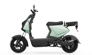 VinFast Amio - xe máy điện "hai yên, có bàn đạp" cho lứa tuổi học sinh